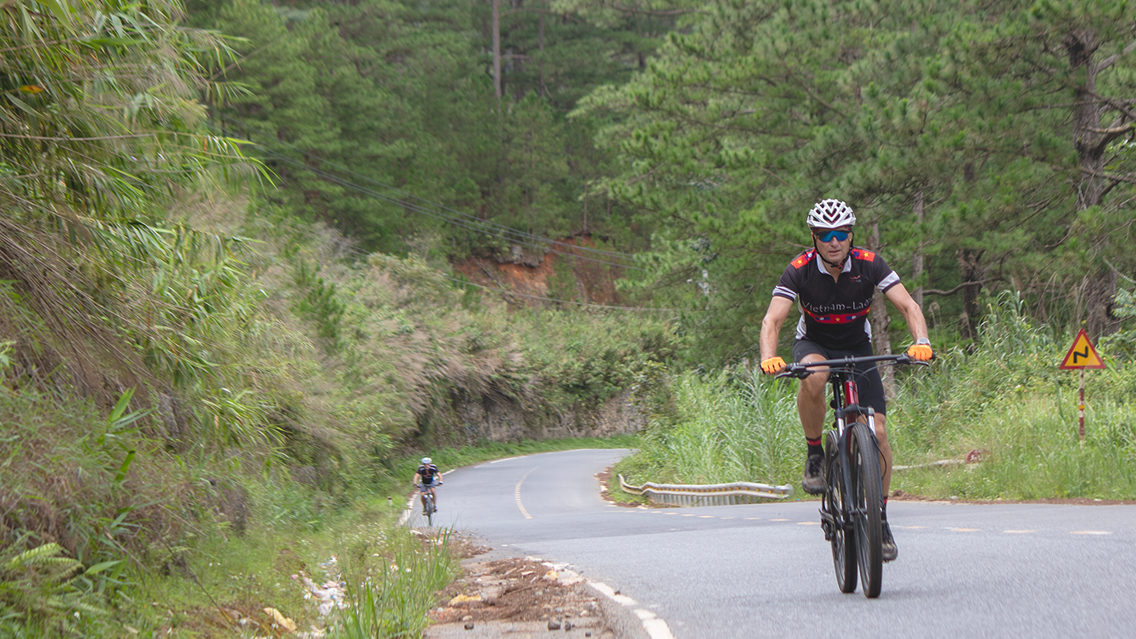 Vietnam’s Ultimate 43-Day Cycling Adventure from North to South